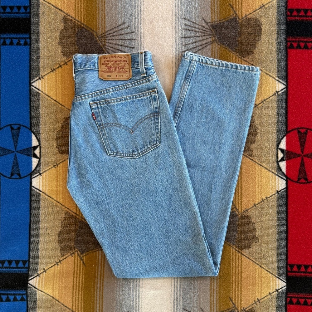 Vintage Levis 501 Made in USA Light Wash Straight Leg Button Fly Jeans 32x34